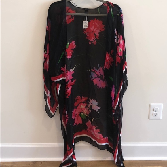 NWT. Express. OSFM. Large floral cover-up - Picture 1 of 2